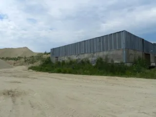 Земельный участок 3955 кв. м с мастерской, Республика Марий Эл. Кадастровый номер участка 12:13:0030203:179. Категория земель: земли промышленности, энергетики, транспорта, связи, радиовещания, телевидения, информатики, земли для обеспечения космической деятельности, земли обороны, безопасности и…