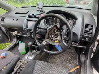 Honda FIT 2002 транспортное средство марки HONDA модель FIT 2002 г.в. VIN-номер GD31510943 имущество находится в залоге ПАО "Совокмбанк" ознакомление с имуществом по предварительной записи контактный телефон для ознакомления +7 984 143 79 11
