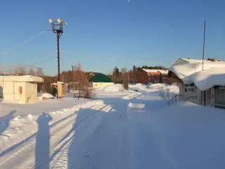 База ГСМ, кадастровый номер: 86:07:0000000:889, площадь застройки 822 кв.м., адрес: ХМАО-Югра, Октябрьский р-н, пгт Андра, мкр-н Спортивный, строен.9а. Сооружение состоит из территории хранения нефтепродуктов, включающей емкости 2000л (2шт.), 400л (1шт.), 200л (1шт.), сторожку (1шт.), а также АЗС…