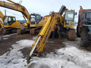 Экскаватор Komatsu PC 200-7, номер 256998, 2006 г.в. Грз: 1665ТУ70; ПСМ № ВЕ552528.