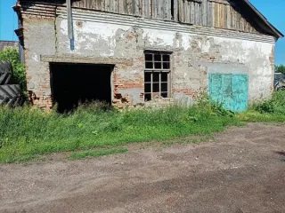 Нежилое здание МТМ, 1202.4 кв.м, Челябинская область. Расположено по адресу: Челябинская область, Еткульский район, с. Александровка, ул. Механизаторов, д. 9б, общей площадью 1202.4 кв.м, этаж: 1, кадастровый номер 74:07:2200007:30. Назначение здания: нежилое здание, количество этажей: 1.