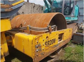 Shantui SR20M 2011 каток Shantui SR20M, 2011 г.в, цвет: серо-желтый, заводской номер машины (рамы): SR20MA103584, документы (СОМ, ПСМ): в наличии. Заложено в АО "КРЖС".
