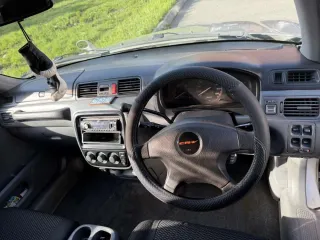 Honda CR-V 1996 Легковой автомобиль, марка: HONDA, модель: CR-V, год изготовления: 1996, цвет: серый, VIN: отсутствует, вид собственности: индивидуальная. Особенности тех. состояния: вмятина на переднем крыле.