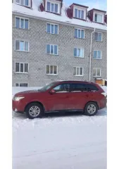 Mitsubishi Outlander 2013, 167 лс, 254103 км, АКПП, VIN Z8TXTGF3WDM007726. ТС б/у, возможно наличие скрытых дефектов. У автомобиля подгнила задняя пассажирская левая дверь, рыжики на задних арках, трещина на заднем бампере, потертость лакокрасочного покрытия переднего бампера и не большие царапины…