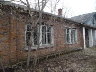 Земельный участок 3072 кв.м и здание спального корпуса мальчиков 410,9 кв.м, Калужская область. Земельный участок площадью 3072 кв. м, кадастровый номер 40:17:031001:184, с расположенным на нем объектом недвижимого имущества – одноэтажное нежилое каркасно-засыпное здание спального корпуса мальчиков…
