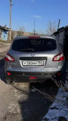 Nissan Qashqai, 2012 года, 141 лс, 224000 км, полный привод, АКПП, VIN: SJNFBNJ10U2471692, требуется ремонт (трещины на лобовом стекле, помят капот, бампер, сломаны передние фары).