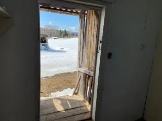 Нежилое помещение 39 кв. м по адресу: Пермский край, Октябрьский городской округ, д. Адилева, ул. Школьная, д. 7. Кадастровый номер 59:27:0521001:482. Назначение: нежилое.