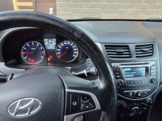 Автомобиль Hyundai Solaris 2014 года выпуска, VIN Z94CT41DBFR327506. В залоге у Совкомбанка.