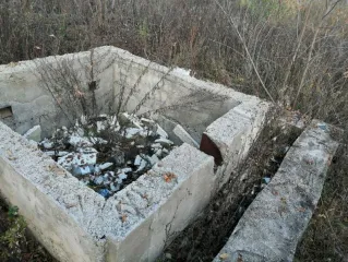 <p>Земельный участок, площадью 2500 +/  10,07 кв. м., расположенный по адресу: Российская Федерация, Ярославская область, м.р н Ярославский, д Ченцы, д. 14, кадастровый номер 76:17:202801:56, и нежилое здание, общ. площадью 270.1 кв. м., расположенное по адресу: Российская Федерация, Ярославская…