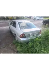 Toyota Corolla 2005 года выпуска. Цвет серебристый. VIN: NMTBZ20E80R123417. Категория B. Двигатель 3ZZE350223. Автомобиль не на ходу. Требуется ремонт двигателя, на порогах ржавчина, в салоне нет магнитолы, в дверях отсутствуют колонки. Возможно наличие иных недостатков.