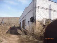 Здание по адресу Оренбургская область, г. Бугуруслан, ул. Комсомольская, д. 2е. Кадастровый номер земельного участка: 56:37:0102033:254. 1 этаж, материал наружных стен – смешанные, год строительства 1987. Площадь объекта 270,9 м². Земельный участок площадью 389,74 м², категория: земли…