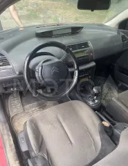 Автомобиль Citroen C4, 2008 года выпуска, государственный регистрационный знак Р496КВ07, VIN:VF7LA5FWF74913885. Состояние: не на ходу, не заводится, поврежден бампер и левое заднее крыло, сколы, отслой ЛКП, требуется диагностика и ремонт ДВС, ходовая требует ремонта.