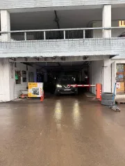 Машино-место площадью 13.9 кв.м, расположенное по адресу: г. Москва, ул. Кетчерская, д. 5А, машино-место № 198, на 4 этаже, пом. VII. Кадастровый номер 77:00:0000000:42189.