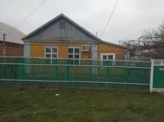 Дом 52,7 кв.м и участок 889 кв.м, Республика Калмыкия. Жилой дом, площадь 52.7 кв.м., кадастровый номер: 08:01:230119:146 и земельный участок, площадью 889 кв.м., кадастровый номер: 08:01:230119:57, расположенные по адресу: Республика Калмыкия, р-н Городовиковский, г Городовиковск, ул Маяковского…