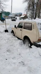 ВАЗ 2121 (4x4), 1994 года, 73 лс, 138000 км, полный привод, VIN XTA212100R1056876, ГРЗ А818АЕ73. На ходу, состояние неудовлетворительное: неисправности двигателя и электрики, течь масла, требуется кузовной ремонт и замена элементов подвески и сцепления.