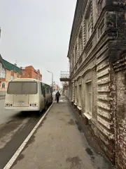 Нежилое здание 142,5 кв. м и земельный участок 857 кв. м, г. Оренбург, Оренбургская область Здание, назначение: нежилое, количество этажей: 2, в том числе подземных 0, площадь 142,5 кв. м, кадастровый номер: 56:44:0236004:36, адрес: Российская Федерация, Оренбургская область, г. Оренбург, улица…