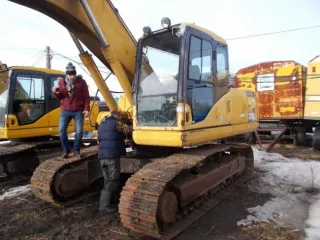 Экскаватор Komatsu PC 200-7, номер 256998, 2006 г.в. Грз: 1665ТУ70; ПСМ № ВЕ552528.
