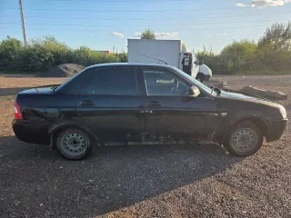 Lada Priora, 2012 года выпуска, 97,9 лс, 284000 км. Легковой автомобиль, VIN: XTA217030D0402038, 97,9 л.с., рабочий объем двигателя 1596 куб. см., разрешенная максимальная масса 1578 кг., масса без нагрузки 1163 кг., цвет: сине-черный, г/н: В943РВ69, пробег примерно 284 000 км.