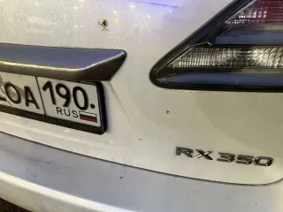 Автомобиль Lexus RX350 2011 года выпуска, VIN JTJBK11A302436102. Правая сторона после аварии: крыло, передняя дверь, задняя дверь, дверь багажника, задний бампер (производились ремонтные работы - рихтовка, шпаклевка, покраска). Не работает ближний свет, задние габариты, стоп-сигналы. Ржавчина…