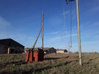 Земельный участок 9.9 га и 17 объектов, Оренбургская область. Земельный участок площадью 99359 кв.м., кадастровый номер 56:03:0803001:100. Тринадцать зданий с кадастровыми номерами: 56:03:0803001:130, 56:03:0803001:168, 56:03:0803001:125, 56:03:0803001:129, 56:03:0803001:126, 56:03:0803001:131…