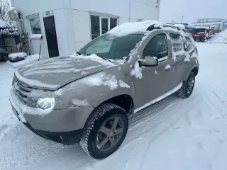 Renault Duster, 2013 года, 102 лс, 132649 км. Легковой автомобиль: универсал, г/н: E662УР186, цвет: черный, VIN: X7LHSRH8N49673593, ПТС 78 ХА 333592, СТС 99 58 809655. Небольшие повреждения кузова.