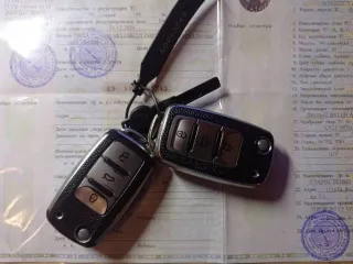 Volkswagen Touareg 2009 года, 240 л.с., пробег 226 545 км, полный привод, АКПП. Цвет черный, дизельный двигатель 3.0 л турбо. Имеются технические неисправности: повреждения ЛКП (сколы, царапины, сход лака), АКПП в аварийном состоянии (пинки, толчки, удары). Автомобиль на ходу. VIN…