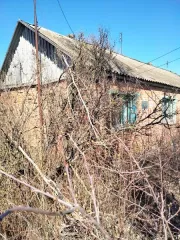 Помещение, местоположение: Ростовская область, рн. Цимлянский, х. Черкасский, ул. Школьная, д. 13, пом. 2, кадастровый номер 61:41:0050301:658, площадь - 46,8 кв.м. с земельным участком, местоположение установлено относительно ориентира, расположенного в границах участка. Почтовый адрес ориентира…