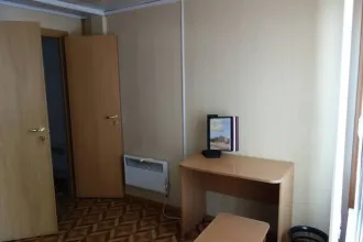 Мобильное здание-блок контейнер 30 кв.м с коммуникациями, площадью 30 м2, место нахождение PX, Бейский район, с. Бея, ул. Площадь Советов, д. 23Д. Подведены коммуникации: наружные сети водопровода, протяженность 81,2 м и наружные сети канализации, протяженность 4,3 м в собственности (включены в…