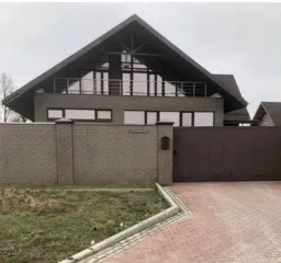 Жилой дом 492,4 кв.м, летний домик, гараж и участок 2000 кв.м, Калужская область. Дом 492,4 кв.м, строения и земельный участок 2000+/-15 кв.м. в Калужской обл. Жилой дом, общей площадью 492,4 кв.м, кадастровый номер 40:13:160705:1316 c земельным участком общей площадью 2000+/-15 кв.м, кадастровый…