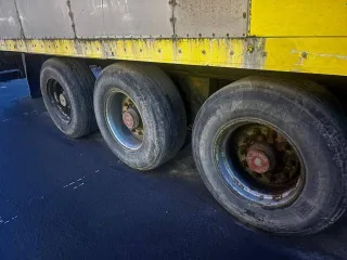 Schmitz рефрижератор 1999 года. Отсутствует аккумулятор, дефекты ЛКП, ржавчина. Более подробное техническое состояние выясняйте самостоятельно в ходе осмотра.