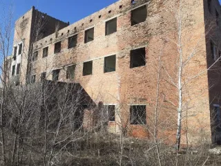 Земельный участок 10217 кв.м и нежилое здание 1392.4 кв.м, Ростовская область земельный участок общей площадью 10217,0 кв. м с к.н. 61:53:0000251:13, с расположенным на нем нежилым зданием площадью 1392,4 кв. м с к.н. 61:53:0000000:8823 по адресу: Местоположение установлено ориентира…