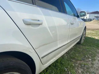 Skoda Superb 2011 года, 140 л.с. Автомобиль легковой, марка: Skoda Superb, год изготовления: 2011, VIN: TMBAF43T2B9059763.