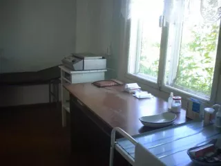 Нежилое помещение площадью 12,7 кв.м. Адрес: Пермский край, Осинский городской округ, с. Верхняя Давыдовка, ул. Молодежная, д.5. Характеристика: Фундамент: бетонный ленточный; Стены: брус; Перекрытия: деревянное отепленное; Крыша: шифер по деревянной обрешетке по деревянным стропилам; Полы…