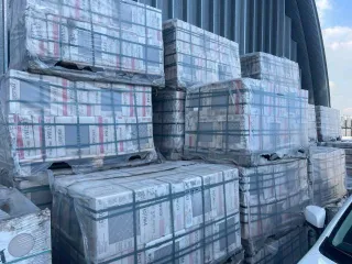 Керамогранит Estima 300х300мм белый и серый плитка керамогранит Estima LF00-300х300мм и Estima LF02-300х300мм. Упаковка плитки керамогранит Estima LF00-300х300мм неполир. (керамический гранит). Цвет: белый (206 упаковок); упаковка плитки керамогранит Estima LF02-300х300мм неполир. (керамический…