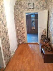 1/2 доли двух квартир и двух земельных участков, Омская область; 1/2 доля квартиры и 1/2 доля земельного участка в Омской обл.; еще 1/2 доля квартиры и 1/2 доля земельного участка в Омской обл.; жилое помещение с кадастровым номером 55:23:310103:280, адрес: Омская область, Русско-Полянский район…