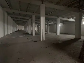 Здание 7858,3 кв.м и земельный участок 13650 кв.м в Калининградской области, Гурьевский район, поселок Поддубное, улица Лесная, дом 1. Земельный участок кадастровый номер 39:03:090910:24, площадь 13650 кв.м, категория земель: земли населенных пунктов, вид разрешенного использования: для…