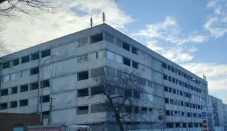 Нежилое помещение - 21 кв.м, кадастровый номер 63:01:0708002:4578
Адрес: Самарская обл., г. о. Самара, вн. р-н Промышленный, г. Самара, ул. Губанова, д. 9, гаражное место 4-9, 
Ведется работа по освобождению от имущества третьих лиц
