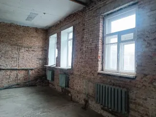 Нежилое помещение 279,6 кв. м, Владивосток, кадастровый номер 25:28:020019:626, расположенное в мансарде здания по адресу: Приморский край, г. Владивосток, ул. Семеновская, д. 3. Год ввода в эксплуатацию: 1918. Вид ограничений и обременений: объект культурного наследия регионального значения…