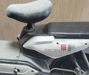 Электроскутер Gicin SK8 видимые дефекты: коррозия металлических элементов, повреждения ЛКП. длительное нахождение в сырости.