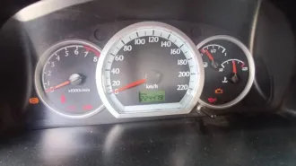 Chevrolet Lacetti, 2007 года, 109 лс, 224479 км, автомобиль CHEVROLET LACETTI, 2007 года выпуска, гос. номер Е835ВК57, идентификационный номер: KL1NF196J7K678759, тип ТС: легковой седан, номер рамы: ОТСУТСТВУЕТ, кузов: KL1NF196J7K678759, категория ТС: B/М1, цвет: темно-красный. Расположен по…
