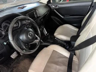 Mazda CX-5 2013, VAZ 21099 1995. 1. Mazda CX-5, 2013, г/н М383ВС18, VIN: RUMKE1978DV007613. Сломана правая фара и правый фонарь, на лобовом стекле трещины, на водительской двери и правом переднем крыле царапины, на правой задней двери вмятины, а также присутствуют многочисленные повреждения заднего…