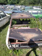 Автомобиль ВАЗ 21063 1983 года выпуска. VIN: XТА210630Е0974714, государственный регистрационный номер отсутствует. Кузов имеет очаги глубокой и сквозной коррозии пола, арок колес, дверей, деталей оперения, повреждения лакокрасочного покрытия и обивки. Деформированы: переднее и заднее крылья, все…