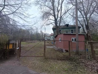 Имущественный комплекс 11909.2 кв. м в Санкт-Петербурге, город Сестрорецк, Малая Горская улица, дом 32. В состав входит: 1. Нежилое здание "Спальный корпус" площадью 233,1 кв. м, кадастровый номер 78:38:0011346:1087. 2. Нежилое здание "Спальный корпус и пищеблок" площадью 594 кв. м, кадастровый…