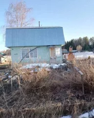 2/3 доли в праве общей долевой собственности на нежилое здание, кадастровый номер 18:05:014007:409, расположенное по адресу: Россия, Удмуртская Республика, Глазовский район, территория СНТ Любитель, дом 27, площадью 16 кв.м. Здание находится на земельном участке с кадастровым номером…