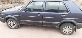 Volkswagen Golf, VIN WVWZZZ1GZLW009617, легковой седан, категория B, 1990 г., темно-синий, мощность 90 л.с./66,2 кВт, экологический класс н/у. Пробег 429924 км. Госномер В242КЕ39. Техническое состояние неудовлетворительное, на ходу. Требуется замена прокладки клапанной крышки, тормозного вакуумного…