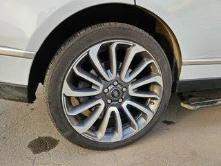 Land Rover Range Rover 2016 года выпуска, идентификационный номер (VIN): SALGA2EF9GA273536. Ознакомление с порядком, сроками и условиями продажи осуществляется в рабочие дни с 09:00 до 18:00 по e-mail: lapinavalentine@gmail.com.