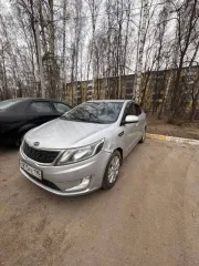 Kia Rio 2011 года, 123 лс, пробег 308491 км. VIN Z94CC41BACR015813, госномер Т875РЕ190, цвет серебристый. Является совместным имуществом. На хранении у АУ.