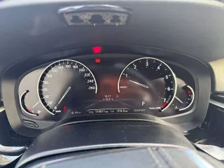 Легковой автомобиль BMW 520i VIN X4XJA19480WC06408 2018 года выпуска, черный. На ходу, документы и ключи в наличии.