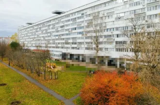 1/4 доли в праве общей долевой собственности в квартире площадью 47,3 кв. м по адресу: г. Москва, Савелки, г. Зеленоград, корп. 360, кв. 581, к/н: 77:10:0004005:3929. Общая площадь: 47,3. Сведения об ограничениях и обременениях указаны в Выписке из единого государственного реестра недвижимости об…