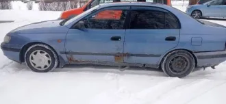 Toyota Carina E 1996 года, 73 лс, 500000 км, АКПП, VIN: SB153ABK00E180924, легковой, категория B, гос. рег. знак: К004ВА39, модель двигателя: 4AU275876, цвет: синий